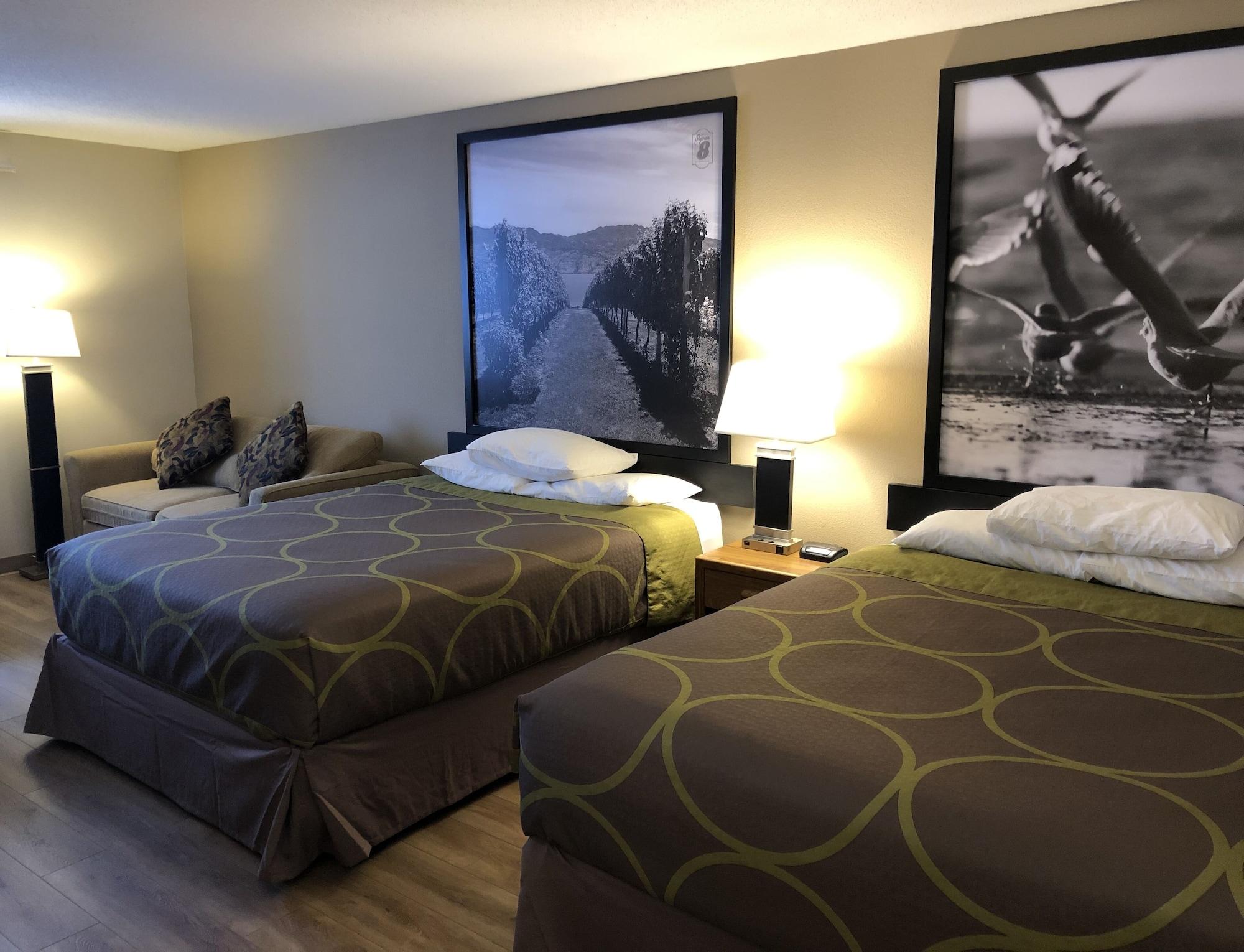 Super 8 By Wyndham Salmon Arm Hotel Eksteriør billede