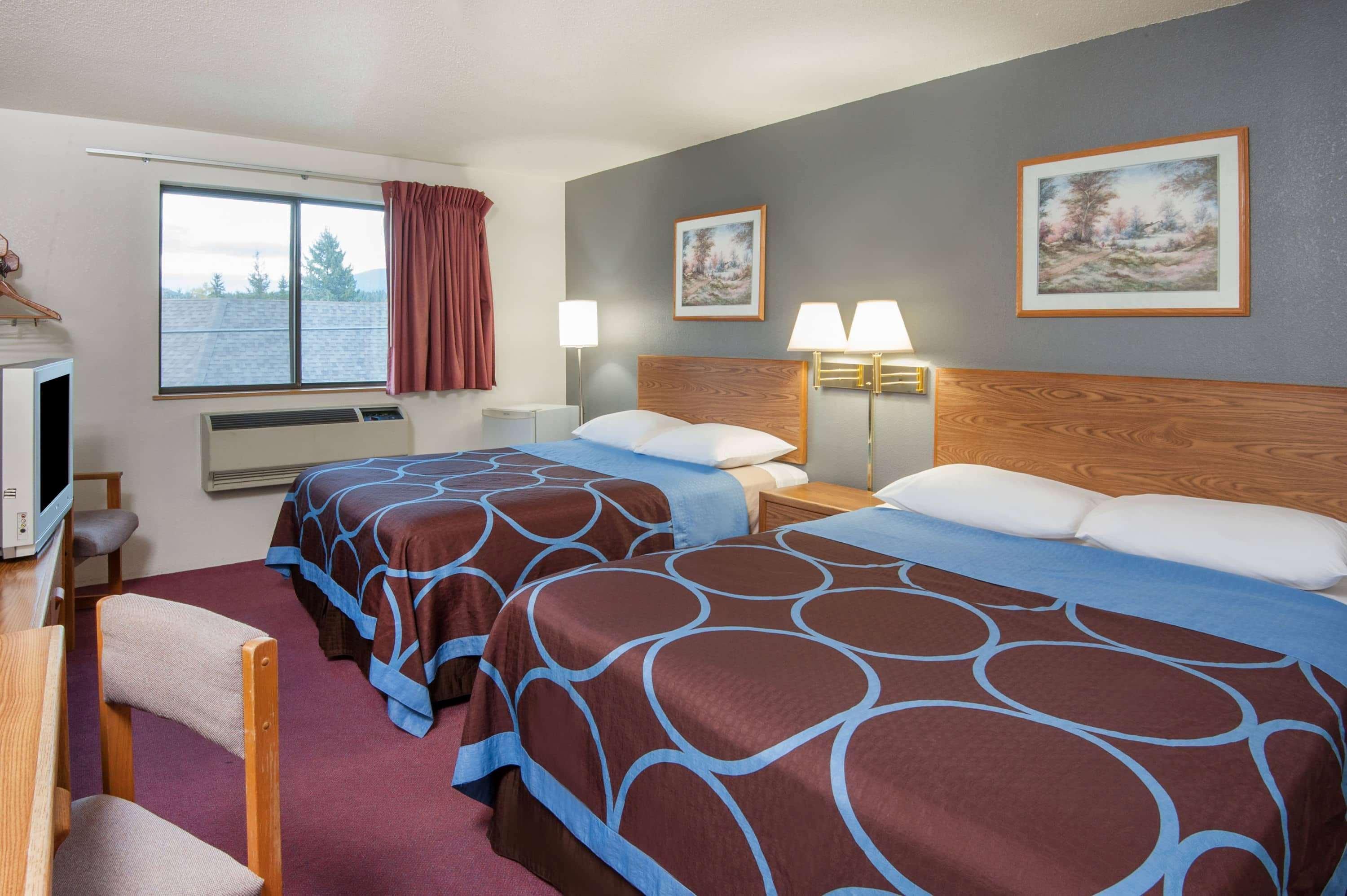 Super 8 By Wyndham Salmon Arm Hotel Eksteriør billede